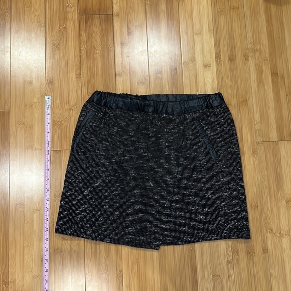 NWT Forever 21 Contemporary skirt size medium women’s - Picture 4 of 7